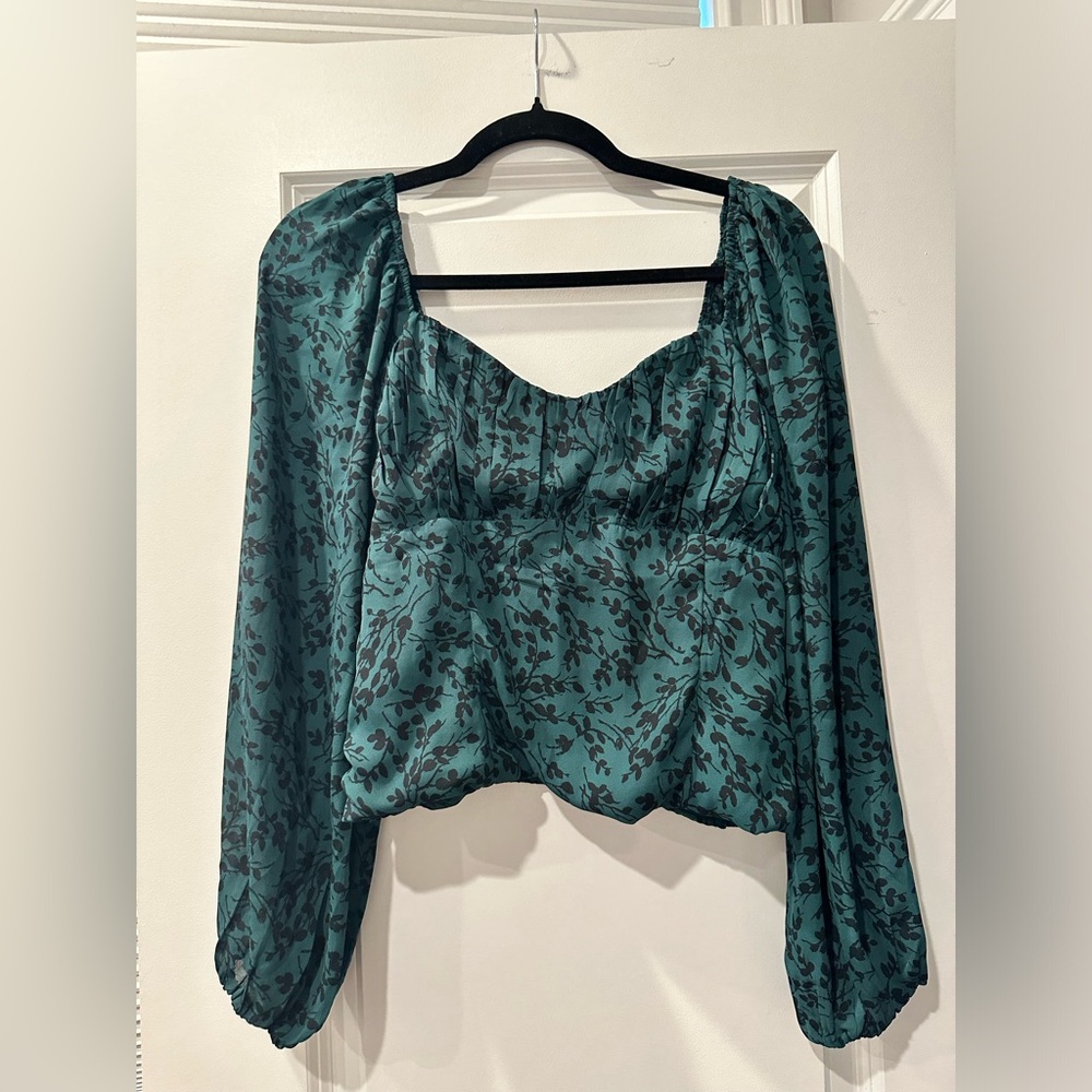 Abercrombie Long-Sleeve Ruched Puff Sleeve Slim Top in Green Floral